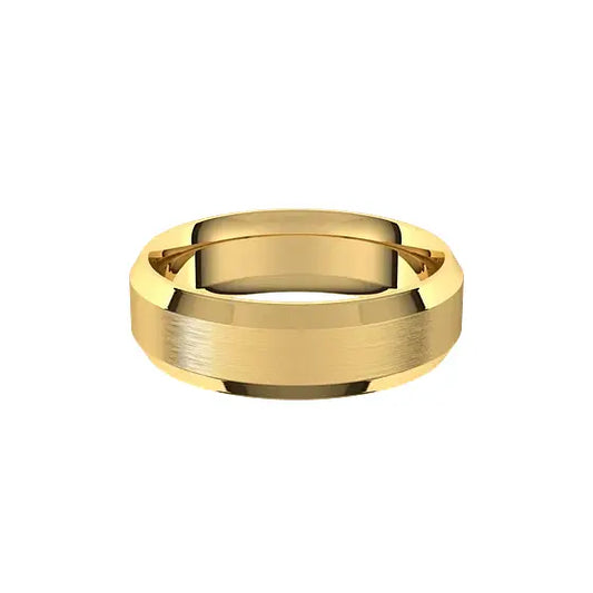 Beveled 6 mm brushed centre in yellow gold, front view