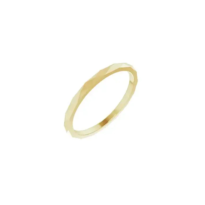 Faceted Ring in yellow gold, angled view