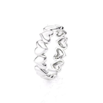 Puffy Hearts Ring in white gold, angled view